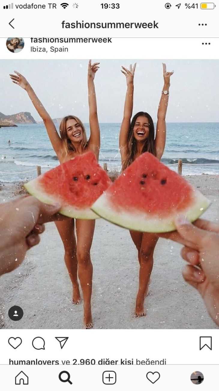 Девушка с арбузом в море ава