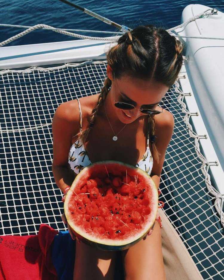 Инстаграм девушка с арбузом