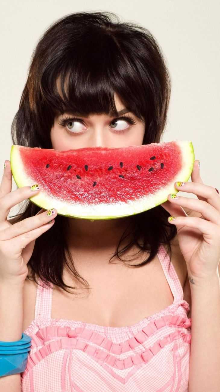 Кэти Перри с арбузом