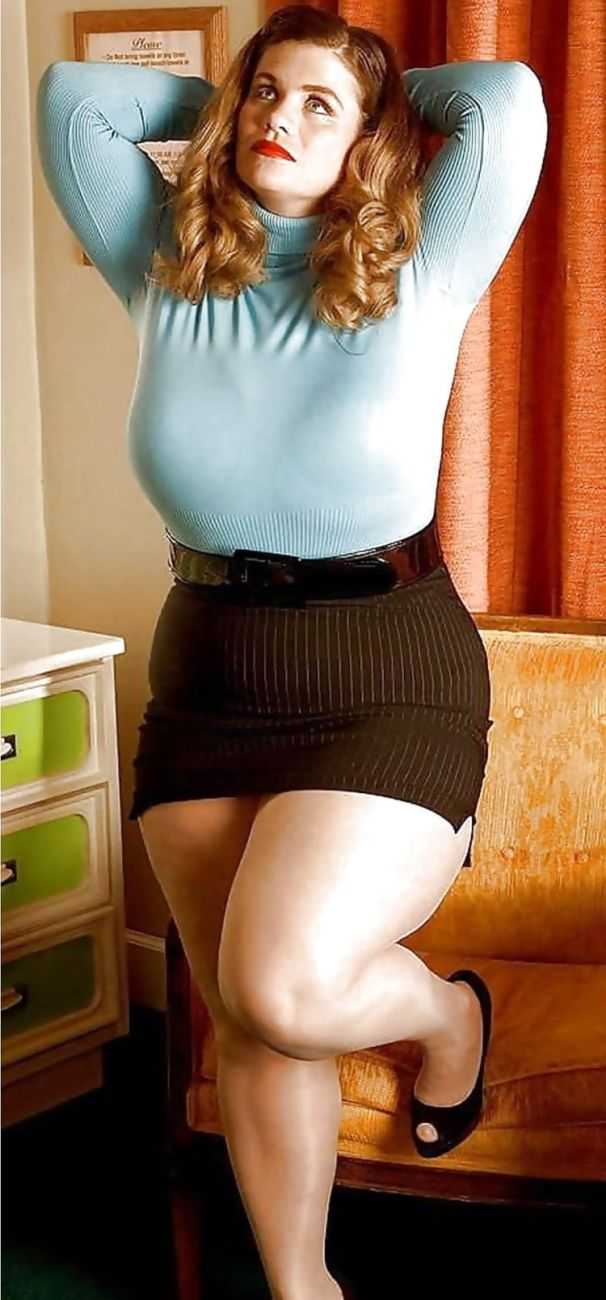 Телочки в коротких платьях