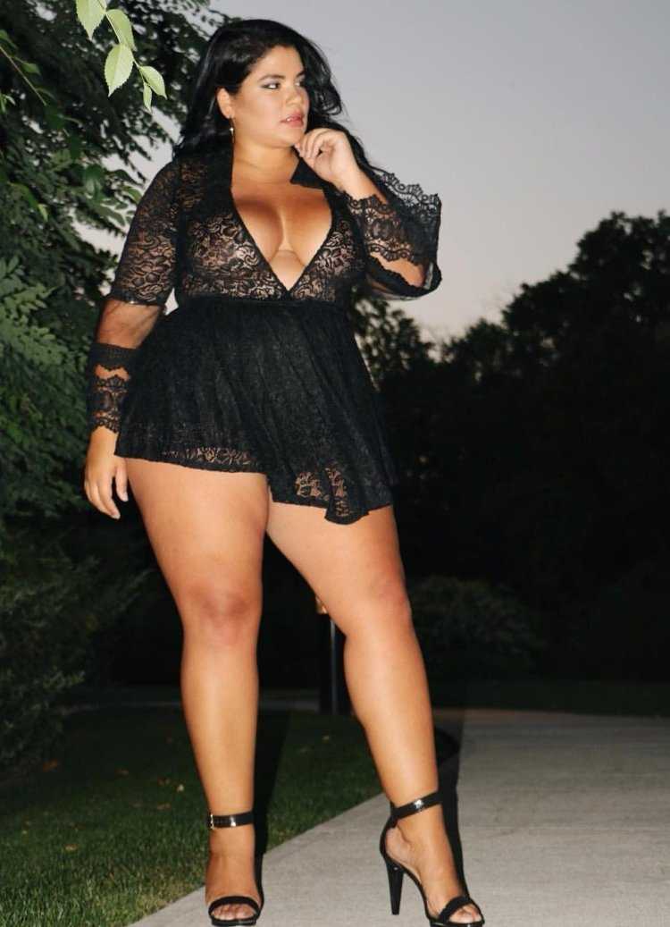 Айлен Альварес в обтягивающем