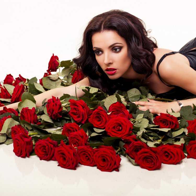 Девушка с розой