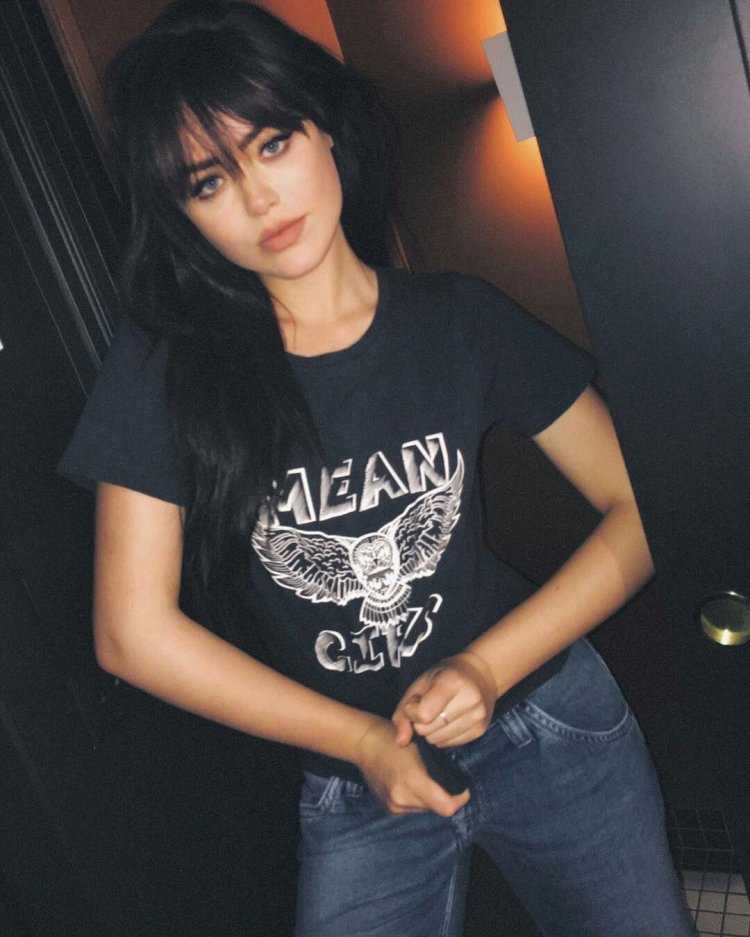 Кристина Базан: брюнетка в искусстве соблазна