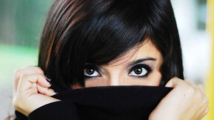 Брюнетка с каре красотка6