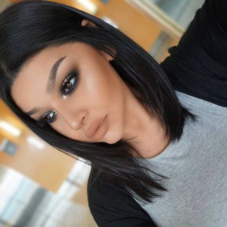 Каре черные волосы