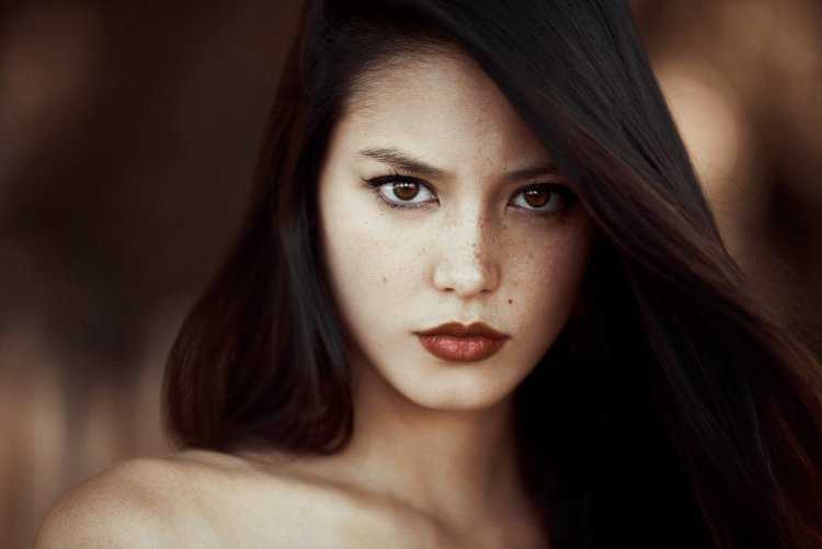 Темноволосые кареглазые девушки