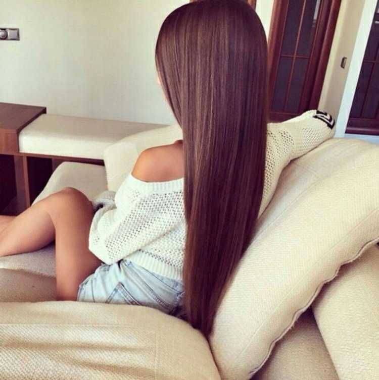 Брюнетки с длинными прямыми волосами со спины