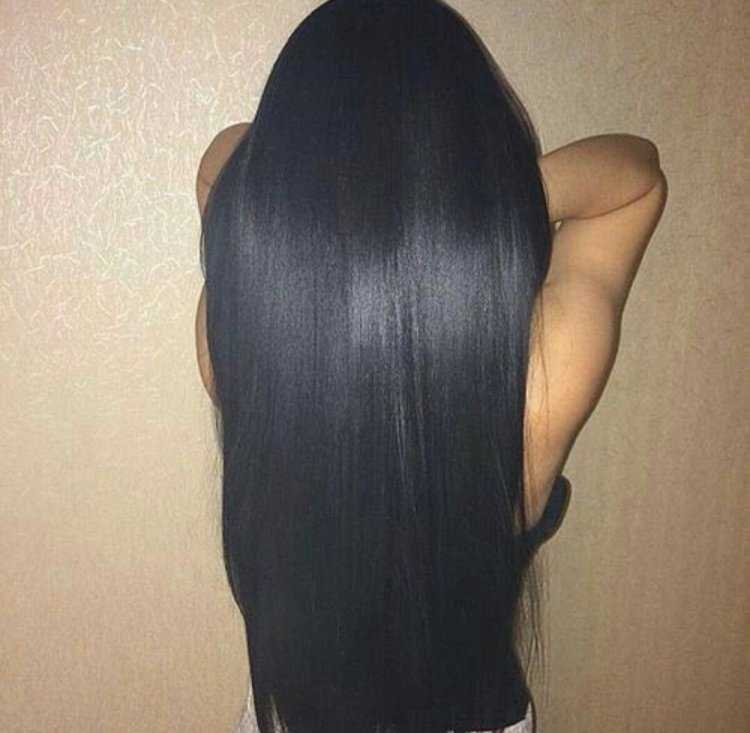 Чёрный цвет волос со спины