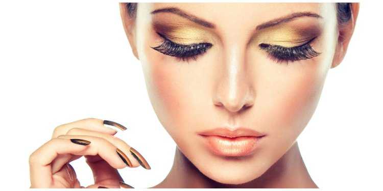 Брюнетка с красивыми ресницами70