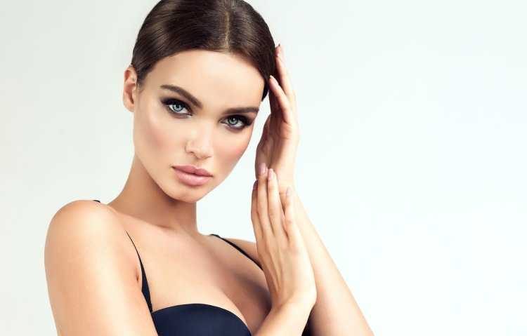 Лицо девушки модели