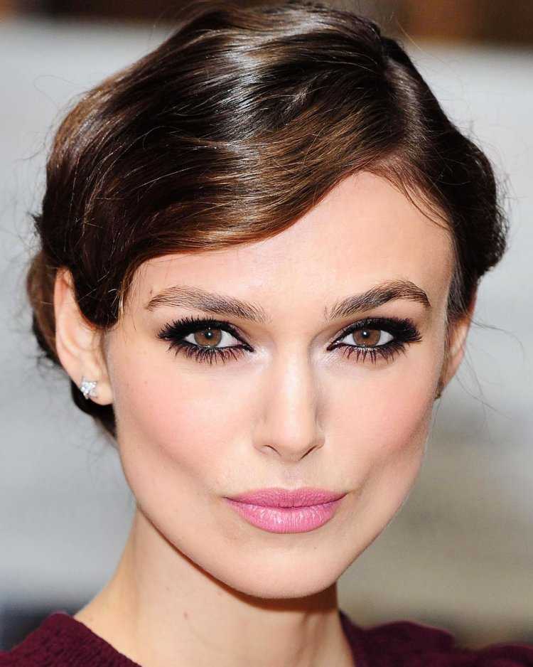 Брюнетка с квадратным лицом14