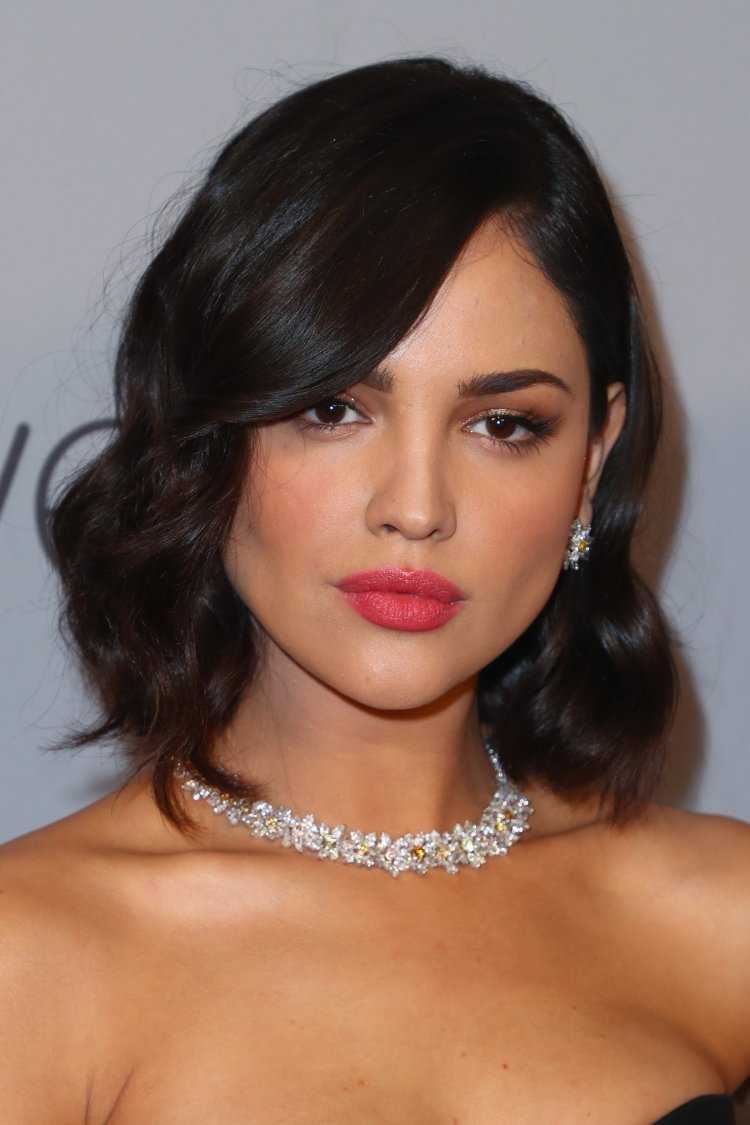 Эйса Гонсалес прическа