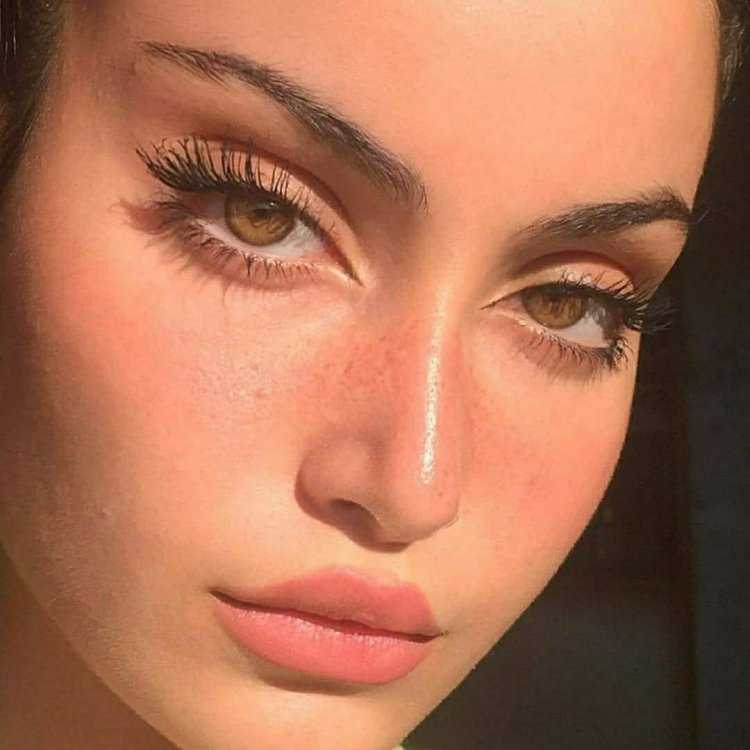 Белла Хадид Лисьи глаза