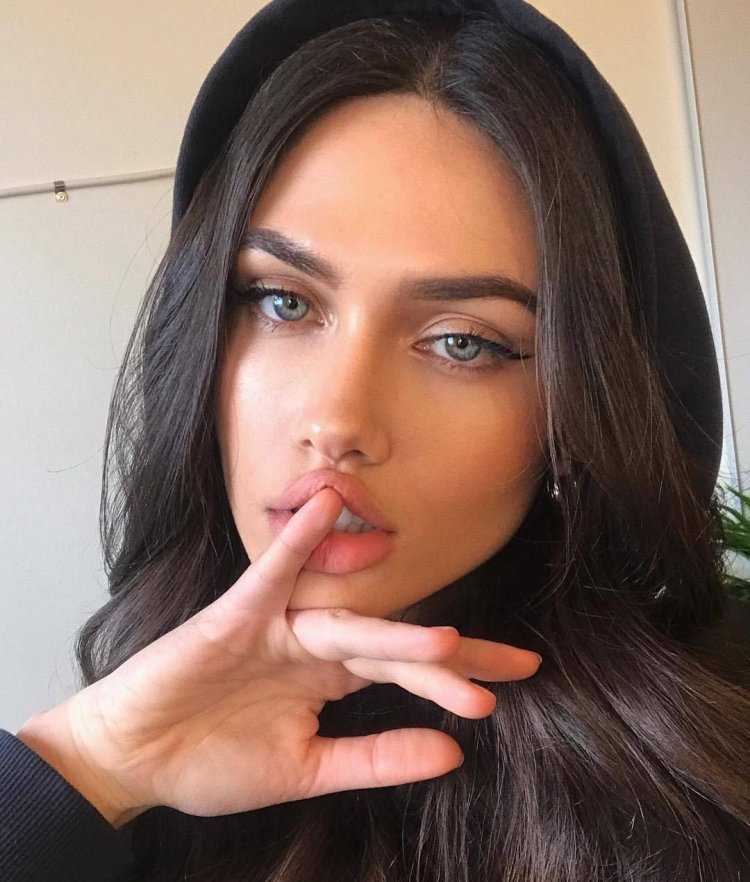 Вика Бронова фотосессии