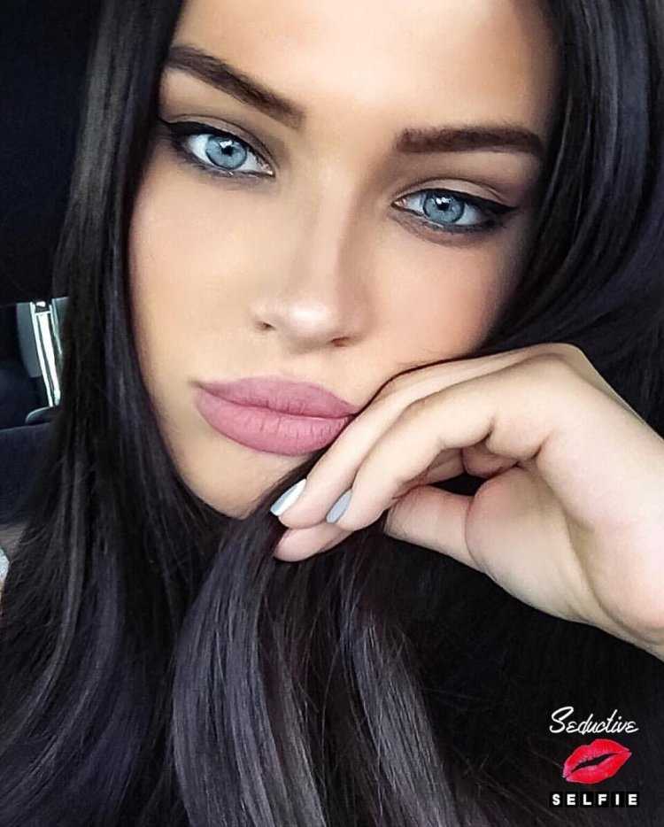 Даша Деревянкина селфи