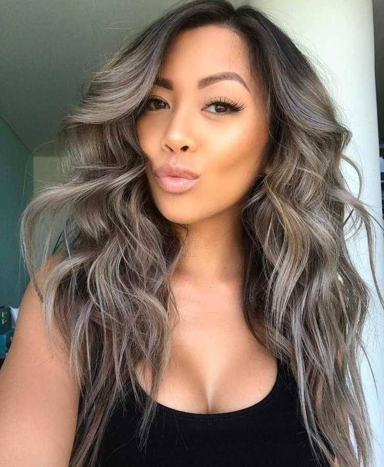 Пепельный блонд на смуглой коже