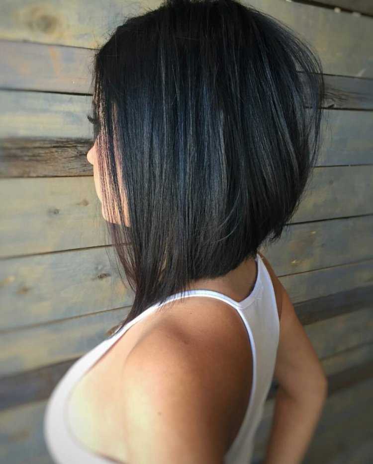 Каре Боб брюнетка без челки