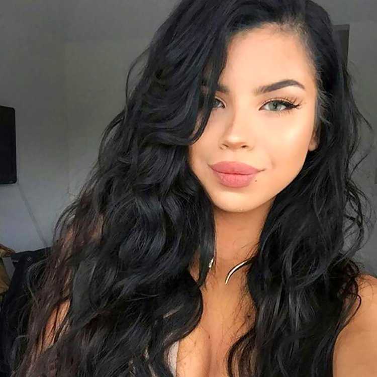 Смуглые с черными волосами