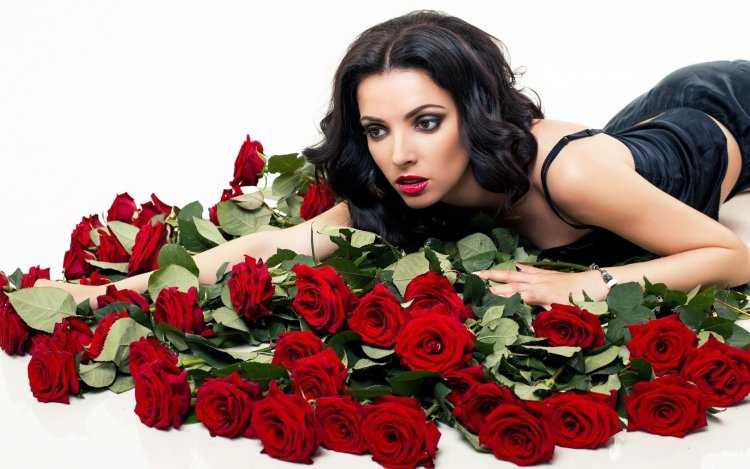 Девушка с цветами