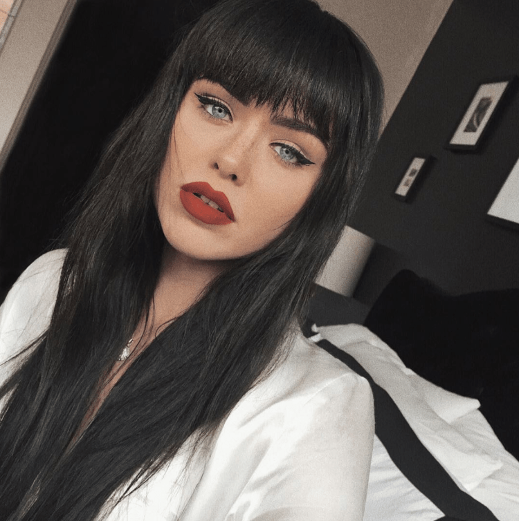 Кристина Базан с челкой