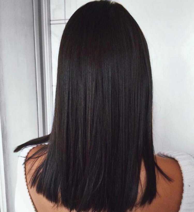 Брюнетка с волосами ниже плеч3