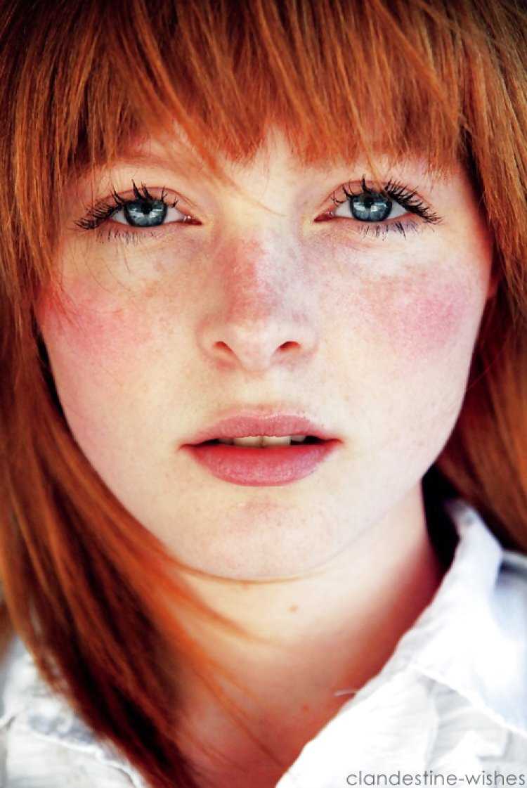 Майя Хоук веснушки