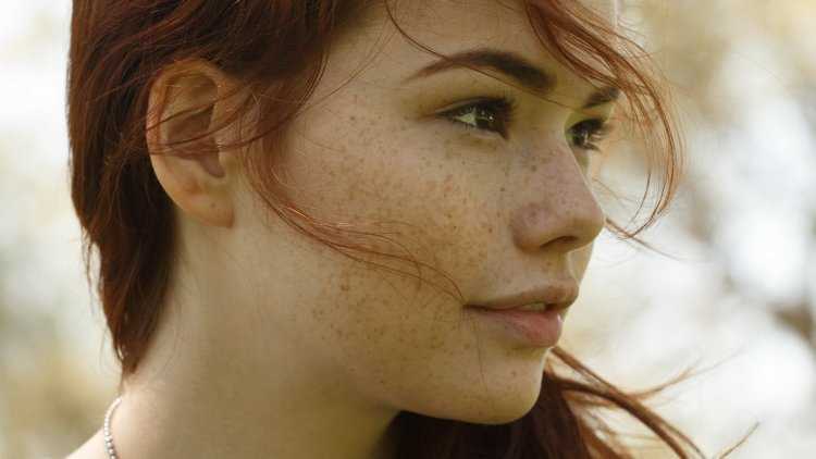 Сабрина Линн лицо