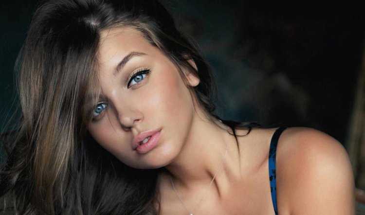 Топ-модель Дарья Коновалова