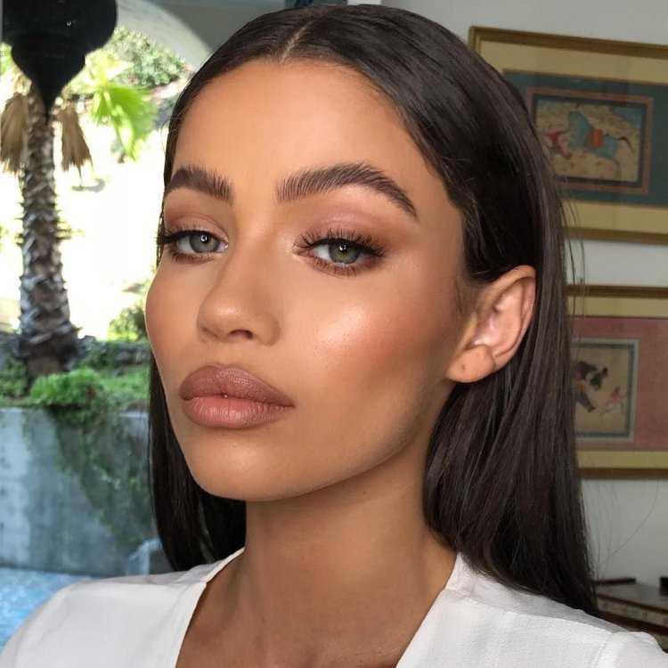 Коричневая помада для брюнеток