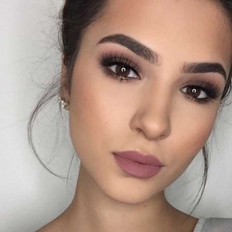 Аманда Кокоева визажист