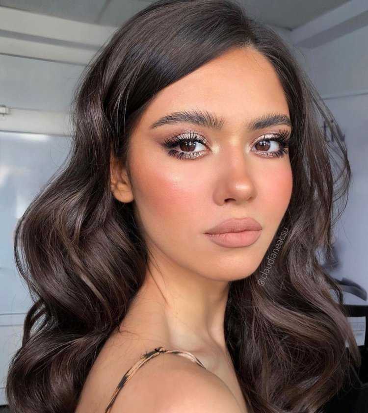 Макияж для смуглых брюнеток