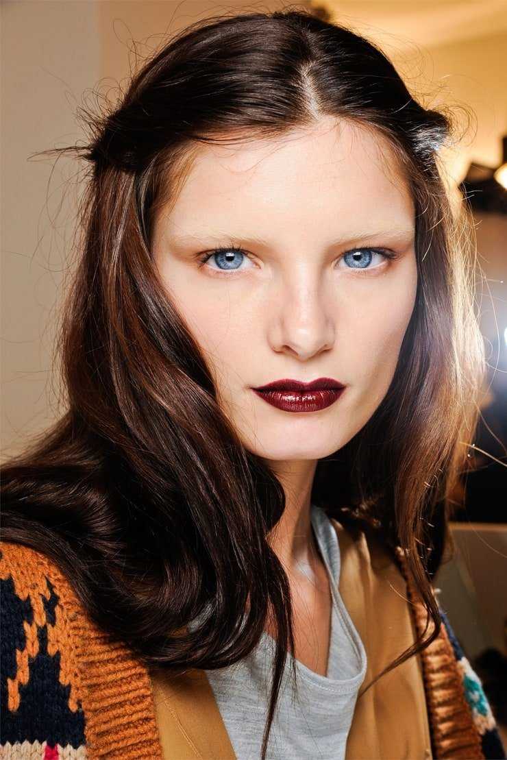 Брюнетки со светлыми бровями