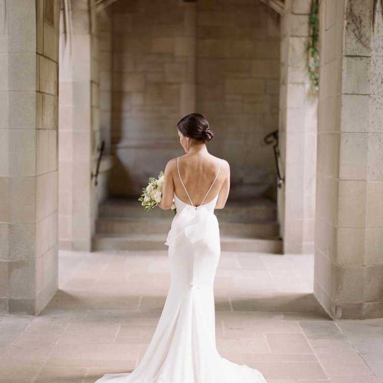 Невеста со спины