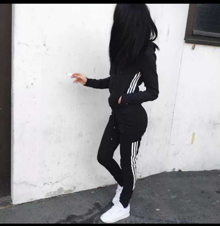 Топовые девушки с черными волосами