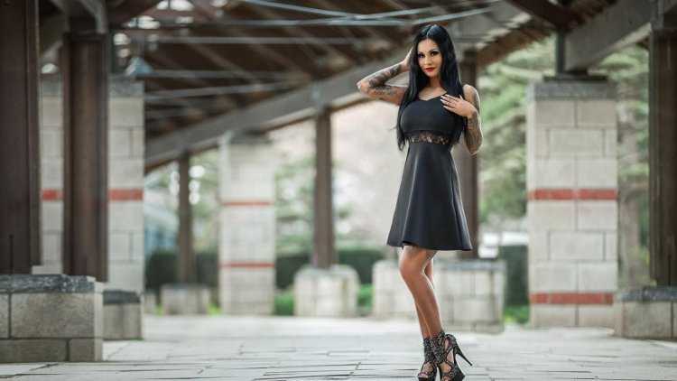 Девушки на каблуках