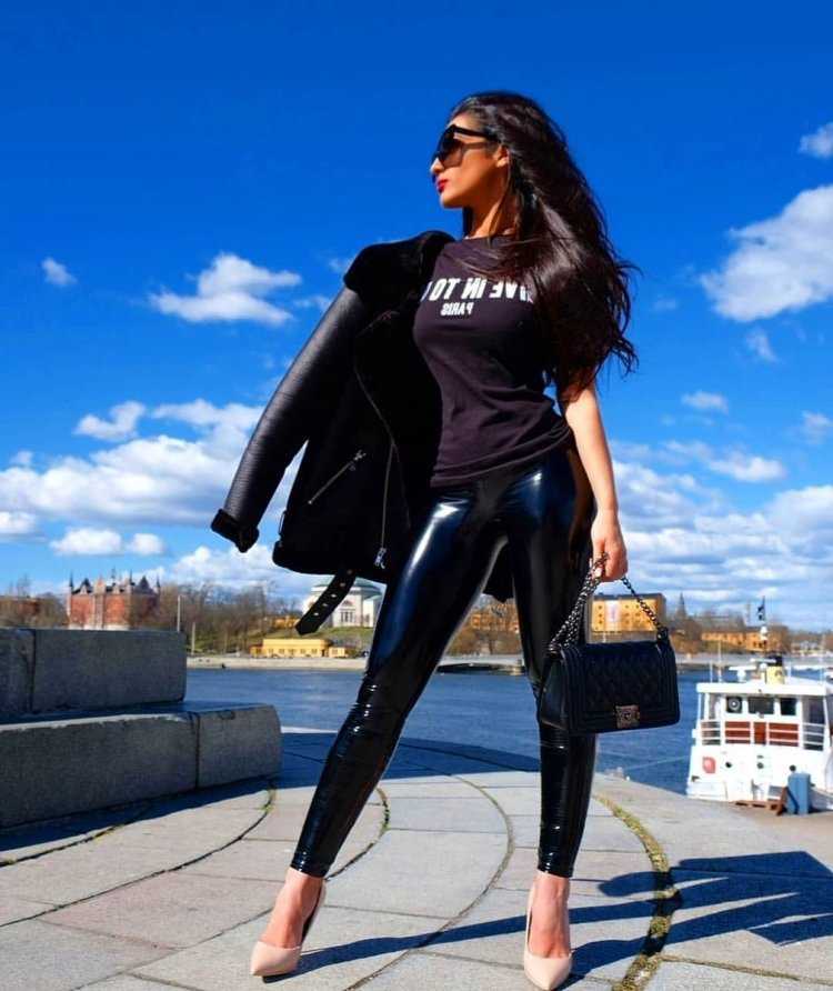 Луиза Мари в леггинсах