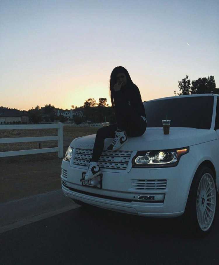 Рендж Ровер Кайли Дженнер