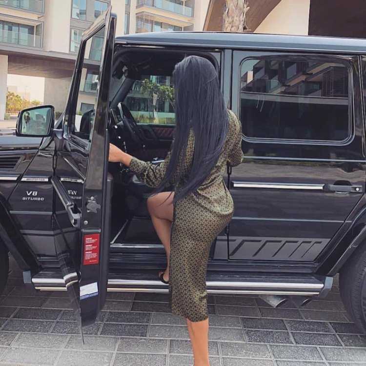 Девушка с ГЕЛИКОМ