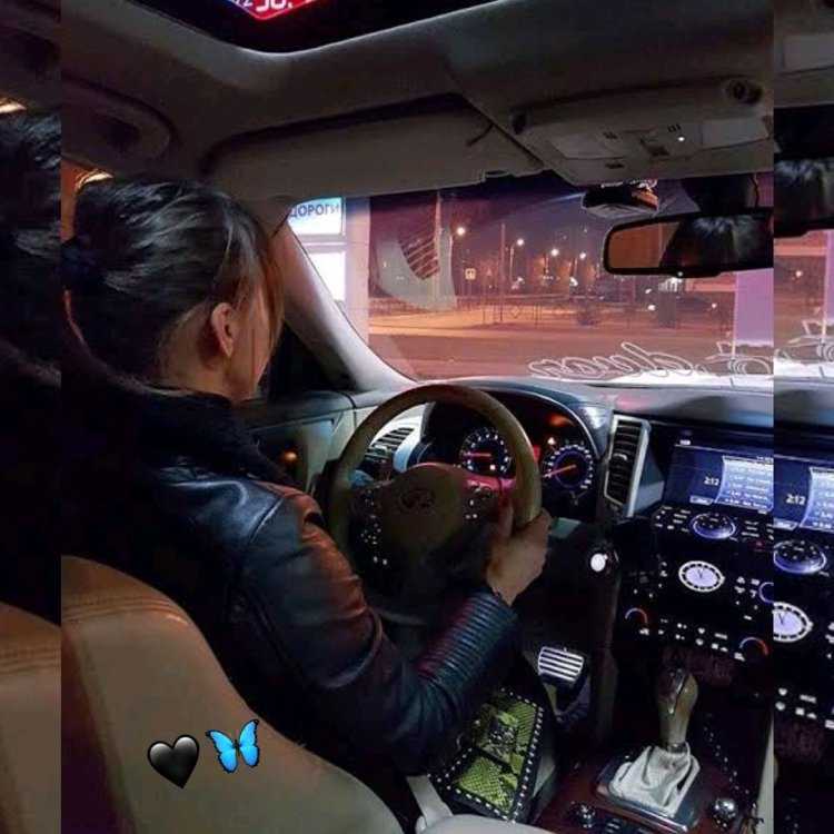 Брюнетка в джипе37