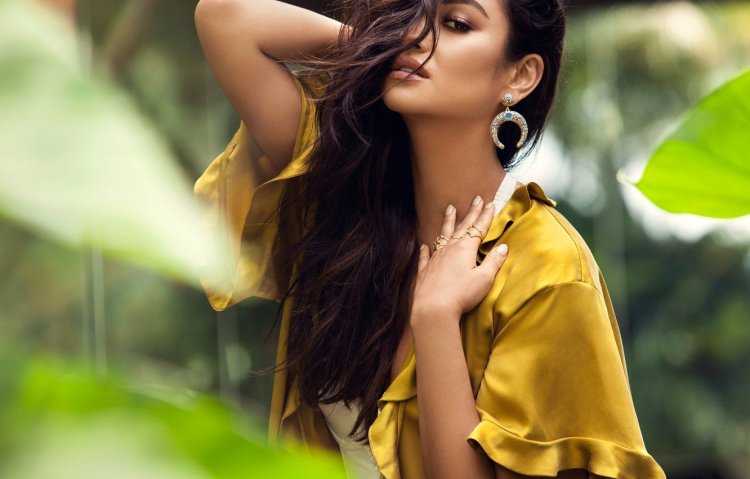 Шей Митчелл фотосессии