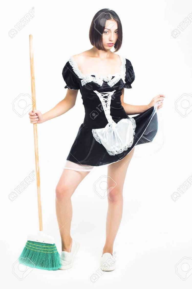 Горничная веник