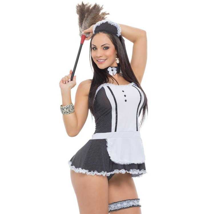 Aline Mineiro в платье