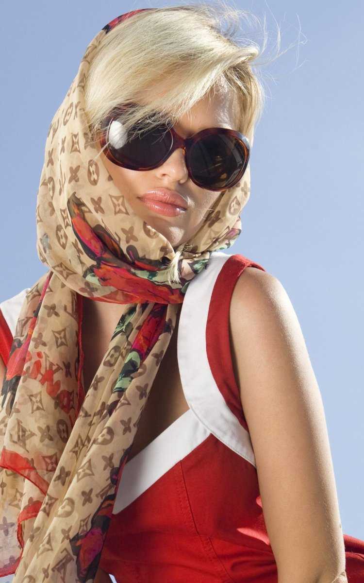 Левушка в ПОАТКЕ И очках