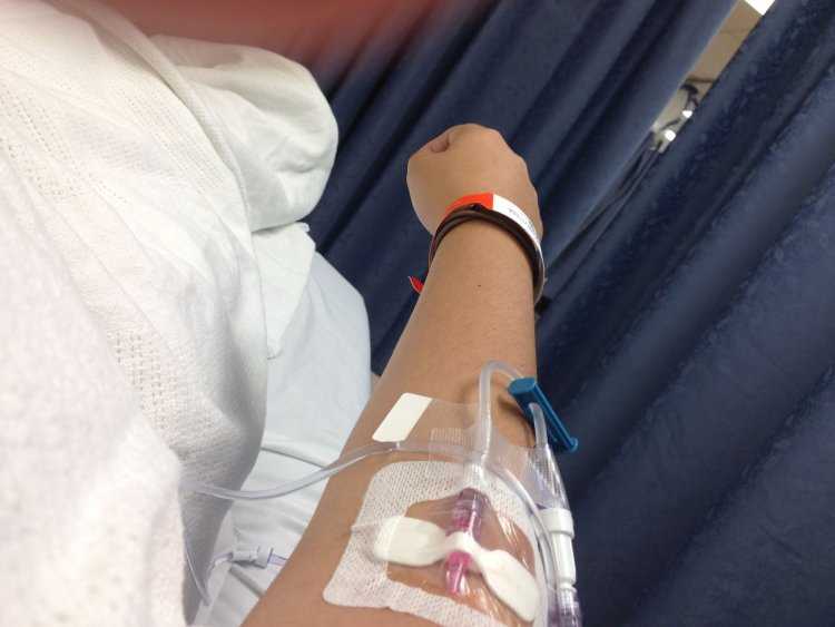 В больнице под капельницей