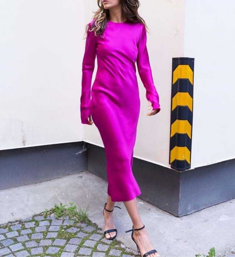 Длинное платье цвета фуксии