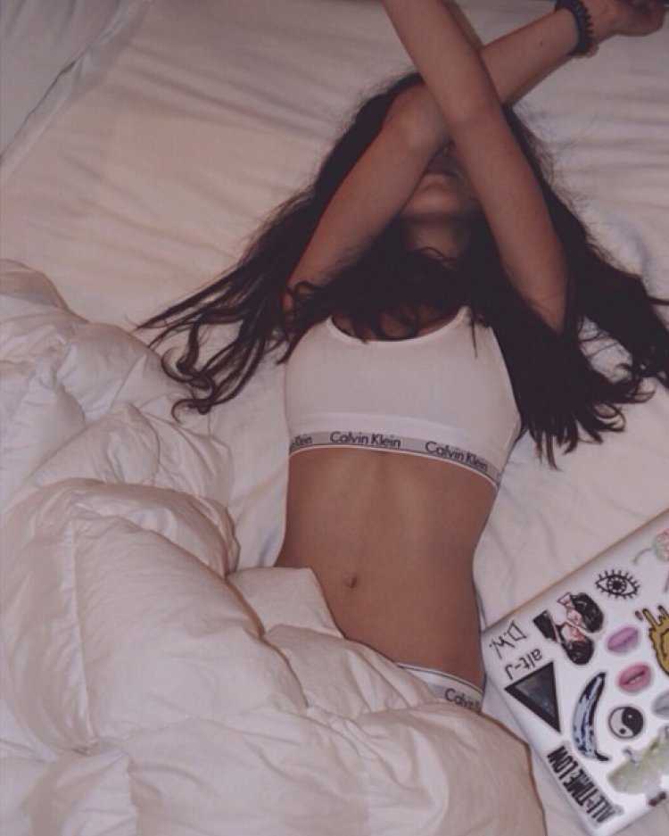 Девушки впастеле без лица