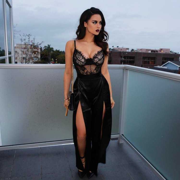 Брюнетка в Вечернем платье