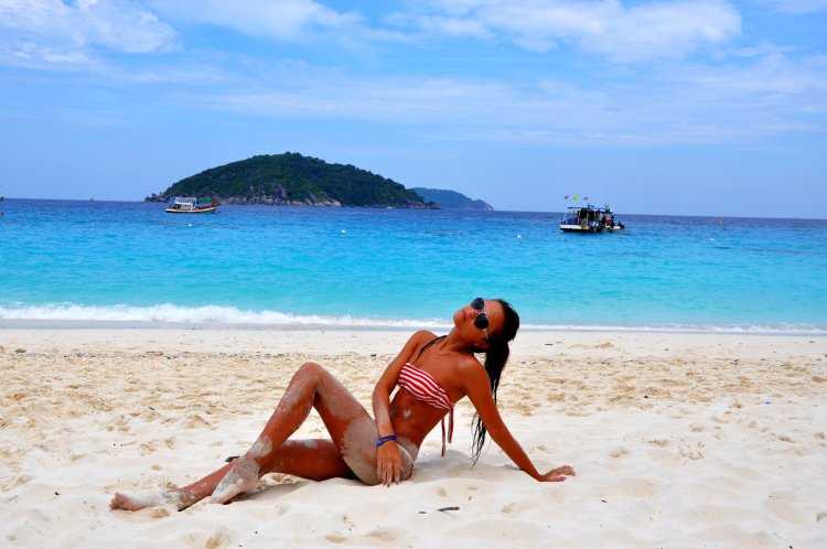 Пхукет девушка на пляже