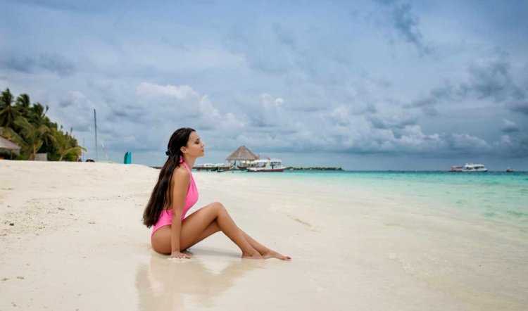 Ангелина Петрова модель на пляже