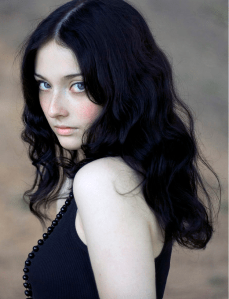 Бледная девушка